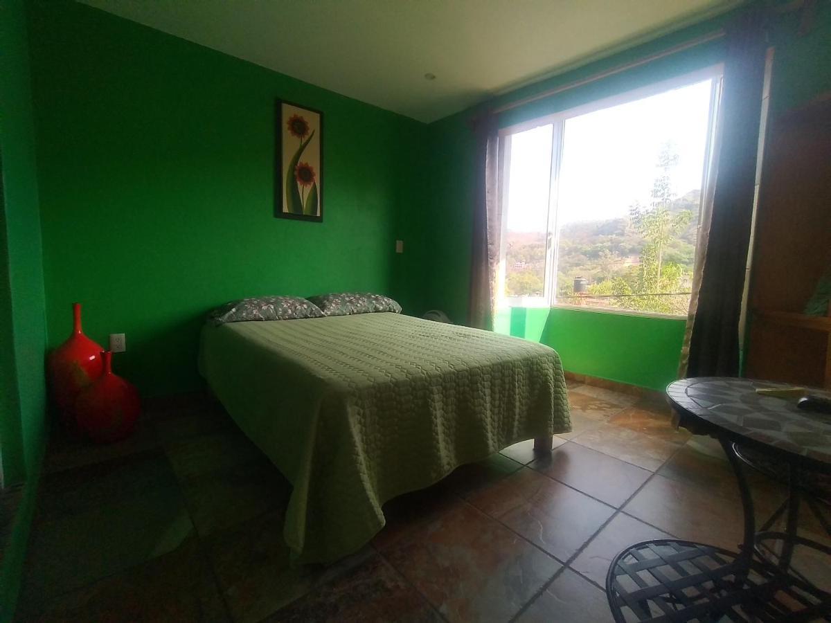 Hospedaje Casa Verde เตโปซตลัน ภายนอก รูปภาพ