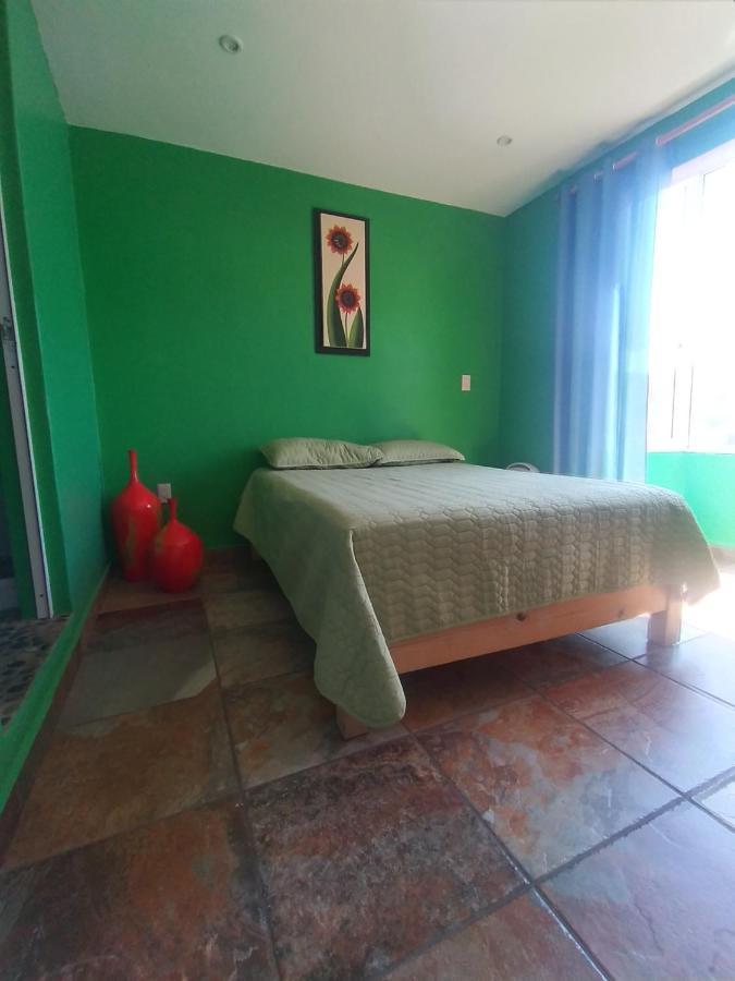 Hospedaje Casa Verde เตโปซตลัน ภายนอก รูปภาพ